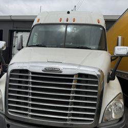 2013Freightliner Cascadia 