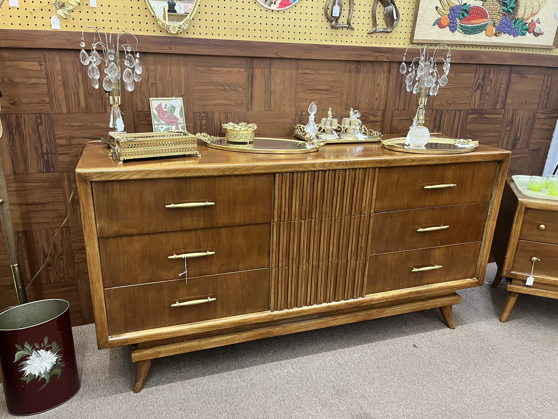 Mid Century American of Martinsville 9 Drawer Dresser