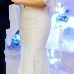 Beautiful wedding dress 