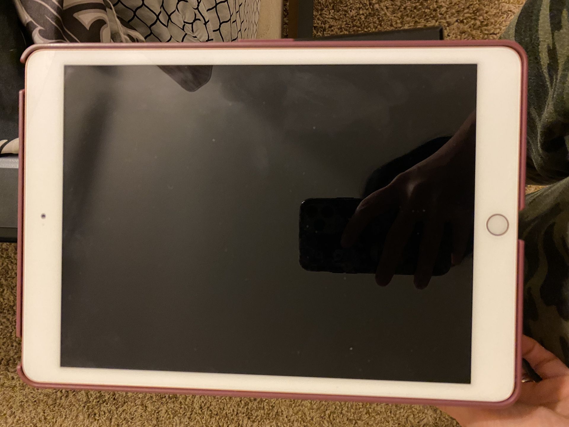 iPad 32gb Gold (latest 10.2 inch model) WiFi