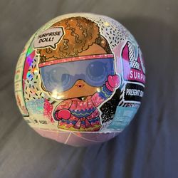 LOL SURPRISE WINTER CHILL DOLLS WITH 8 SURPRISES 