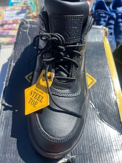 Steel toe men’s work shoes