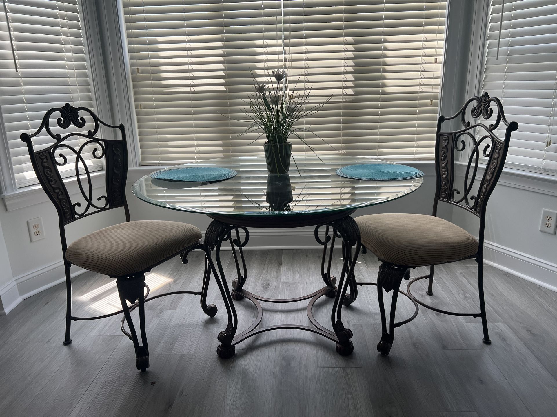 Kitchen Table And Bar Stools/ OBO