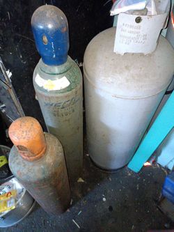 Industrial Gas Cylinders – Lot of 3