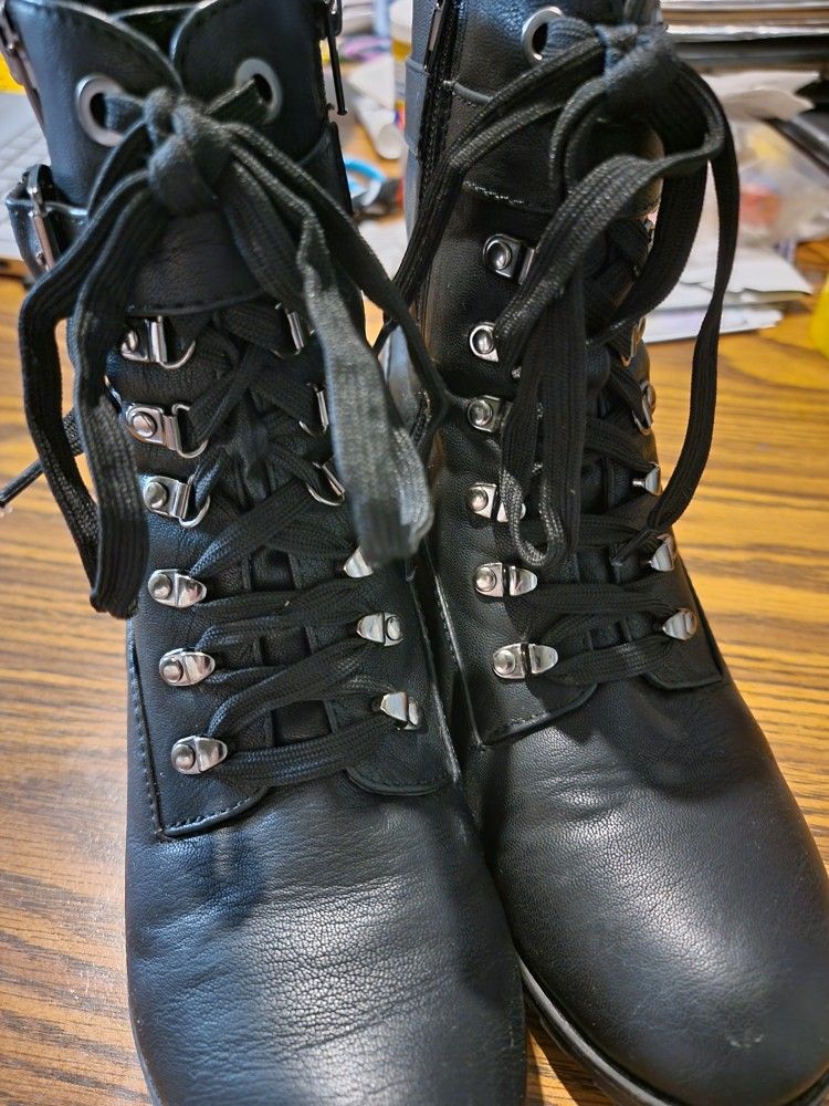 Women's Boots See Description 