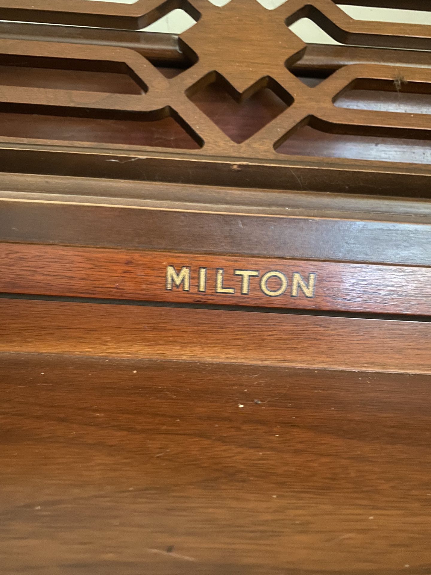 Milton Piano