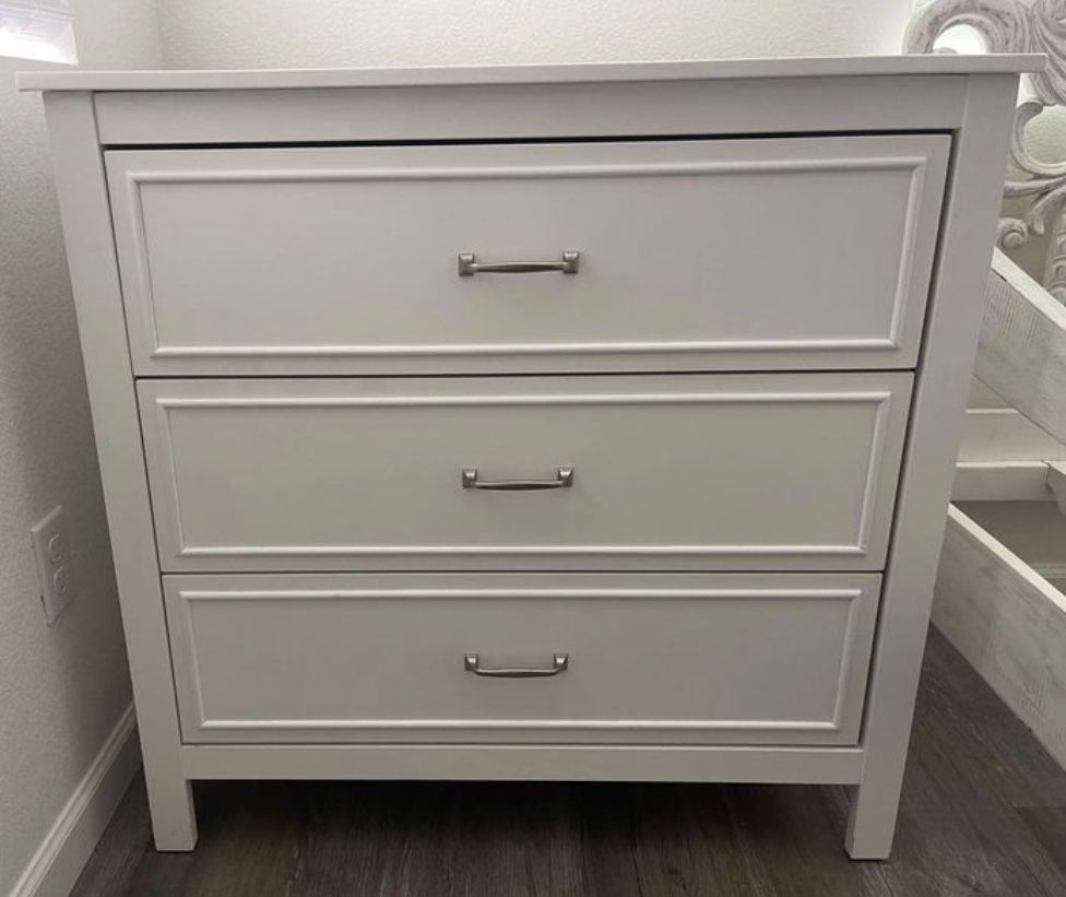White 3 Drawer Dresser 