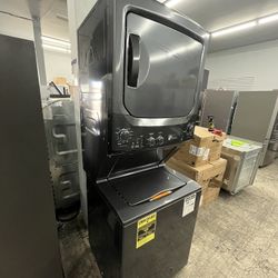 GE Stackable Laundry Center 27” Washer Dryer Gas 