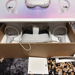 Oculus Meta Quest 2 And MacBook Air 2015 Bundle 