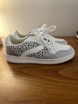 Old Navy Sneakers