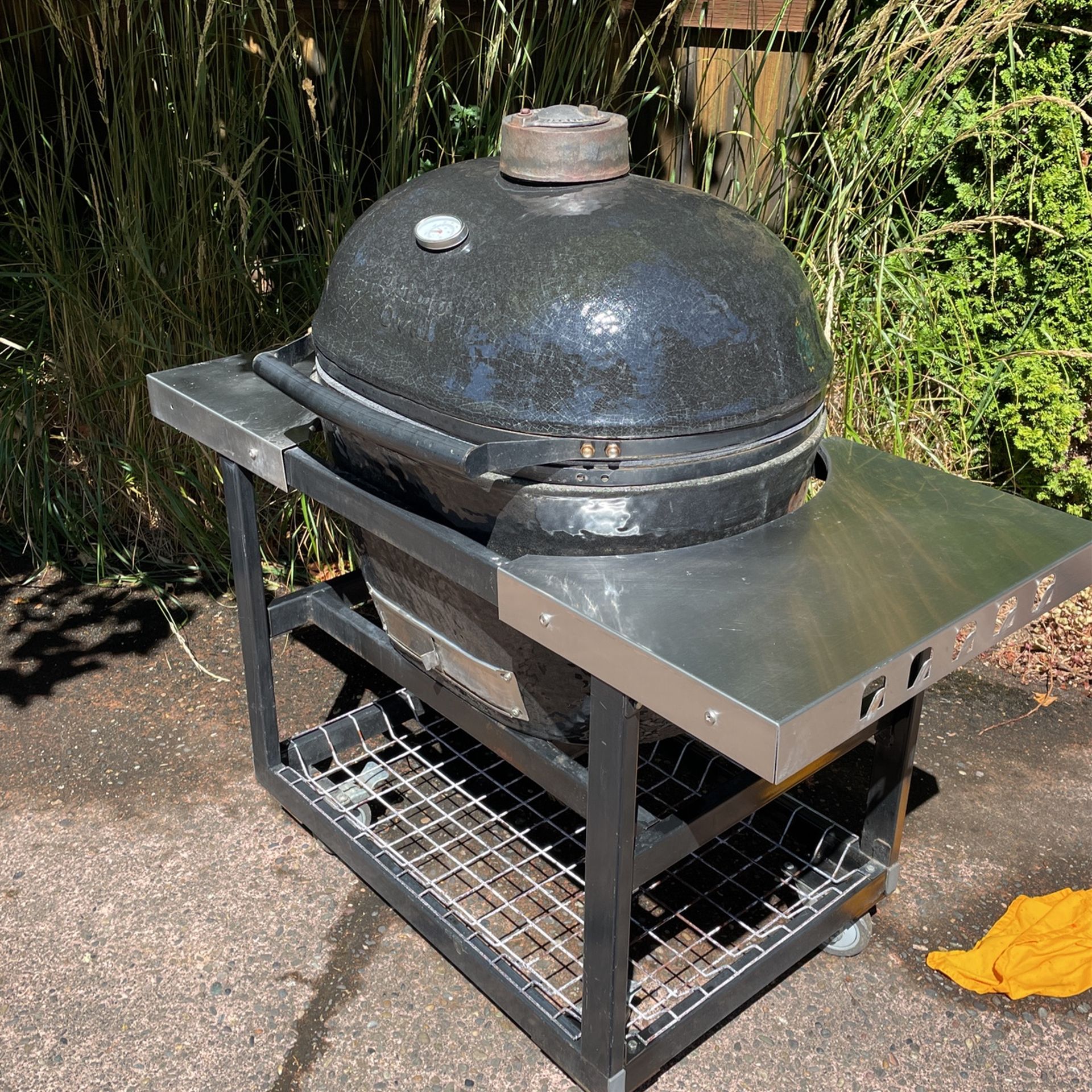 Primo Oval XL Ceramic Charcoal Grill