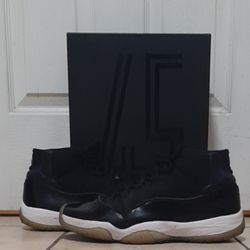 Jordan 11 Space Jam.      (See Description)