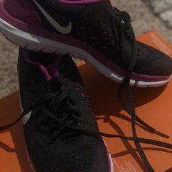 Nike Women’s Shoes Size 7.5 
