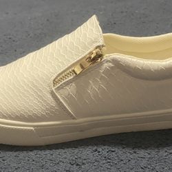  Courtlyn Slip-On JustFab Sneaker