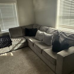 Raymour and Flanigan Sofa pull out bed