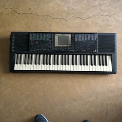 Yamaha PSR-330 Electronic KEYBOARD 