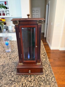 Jewelry box