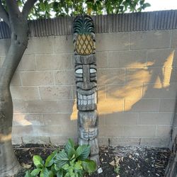 Hawaiian Tiki Statues