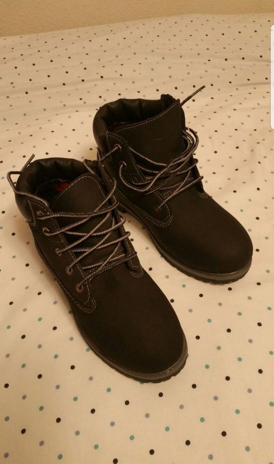 BRAND NEW MINI BOOTS FOR BOY