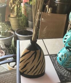 Home interiors decoration jarron antiguo