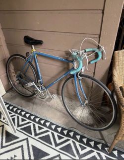 Vintage Raleigh Road Bike