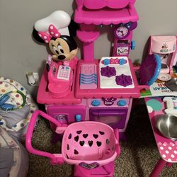 Minnie Mouse Kitchen Set with Shopping Cart