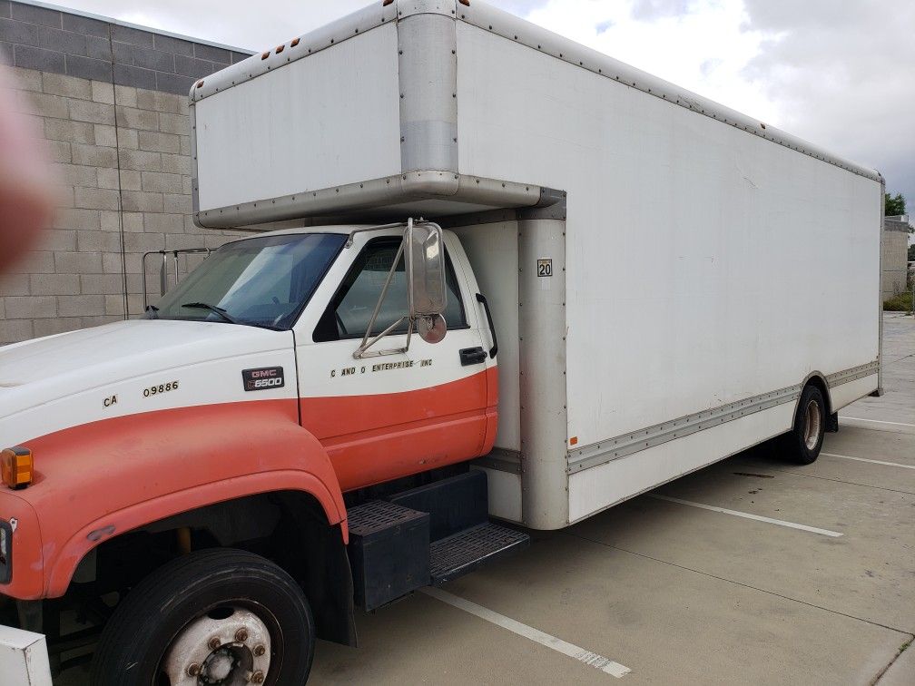 GMC 26ft Box Truck