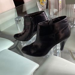 Black Alfani Short Boots Size 7.5