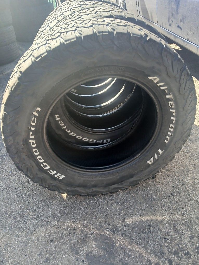 LT275/65R18 Bfgoodrich Ko2 Tires (4)