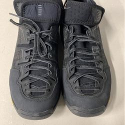 Read Comments* Hoka One* Sky Arkali Shoes in Size 10.5* Pickup in BVille.  
