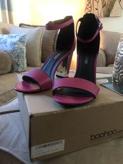 BRAND NEW Boohoo Fuchsia Pink Open Toe Heels... Size 9
