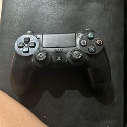 PS4 controllers