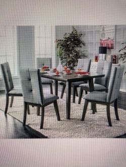 Brand new 5 piece dining set
