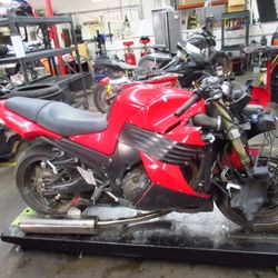 PARTED OUT - 2006 06-07 Kawasaki ZX1400 ZX14 ZX14R - Motorcycle parts - 008585