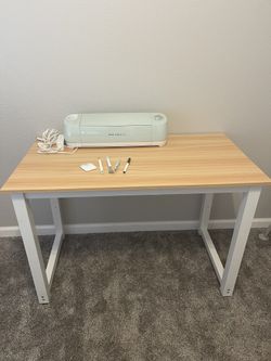 Cricut Machine With Accessories And Table