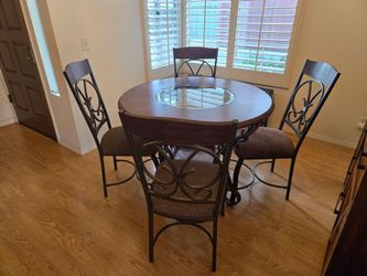 Wood kitchen table w chairs