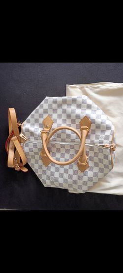 Woman's alBrand New Purse