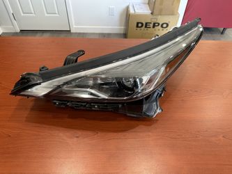 21-23 Toyota Mirai Left Headlight