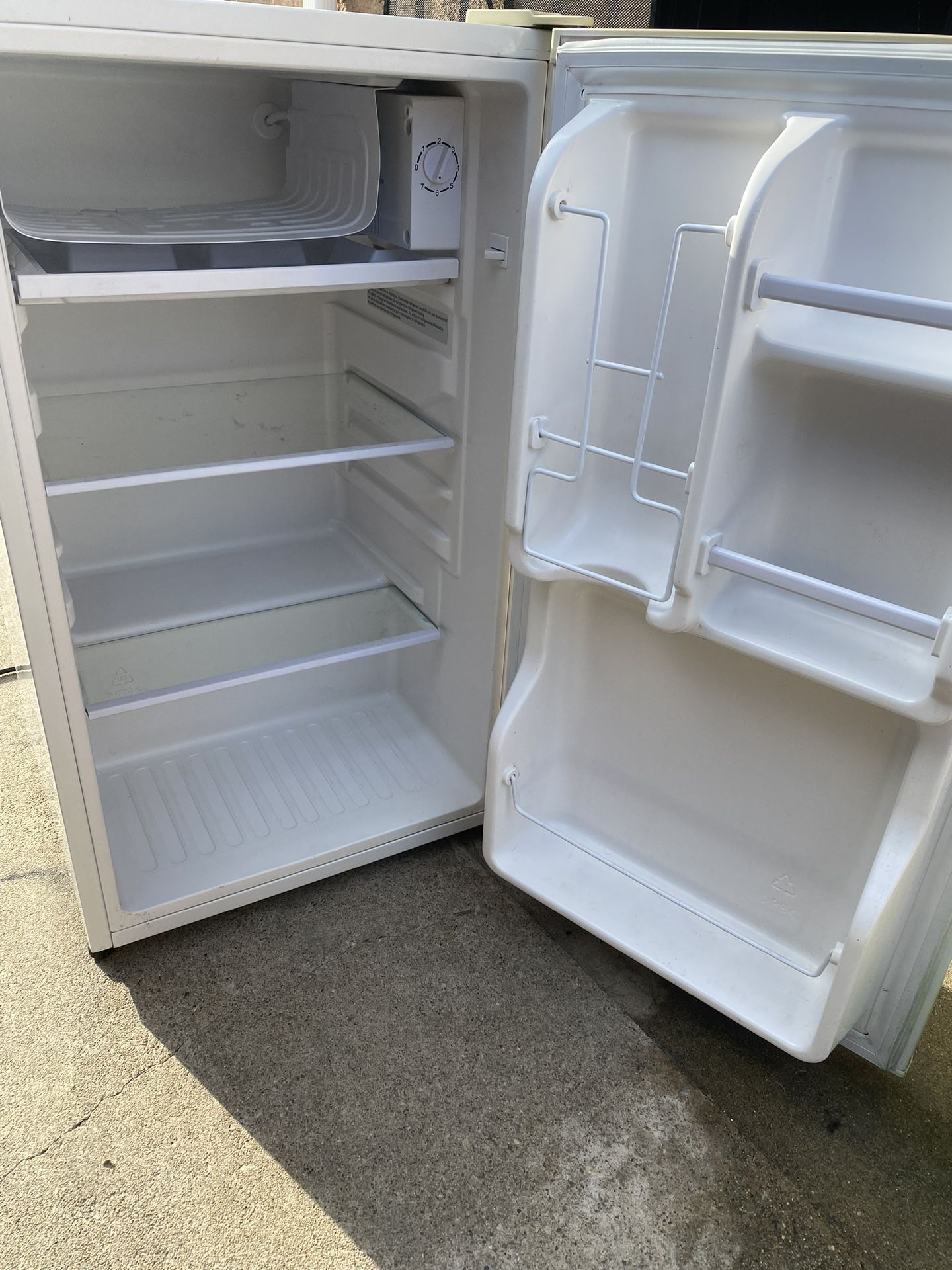 Mini Fridge 