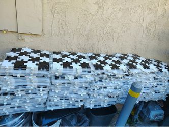Modern puzzled tile
