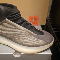 YEEZY QNTM SIZE 12