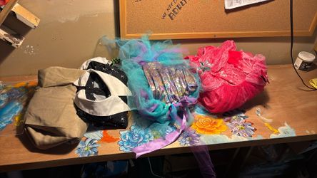 Little girl costumes Size 5-7 