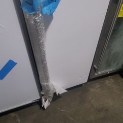 U LINE  icemaker  18 inches new  warranty  in white ready to deliver warranty side 18....ready to deliver..$1399