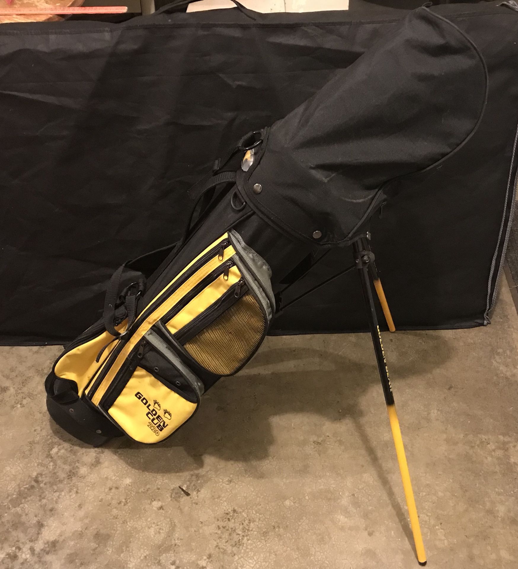 Jack Nicklaus Golden Cub youth golf club set/bag