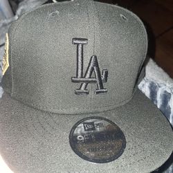 Black LA hat (SnapBack)