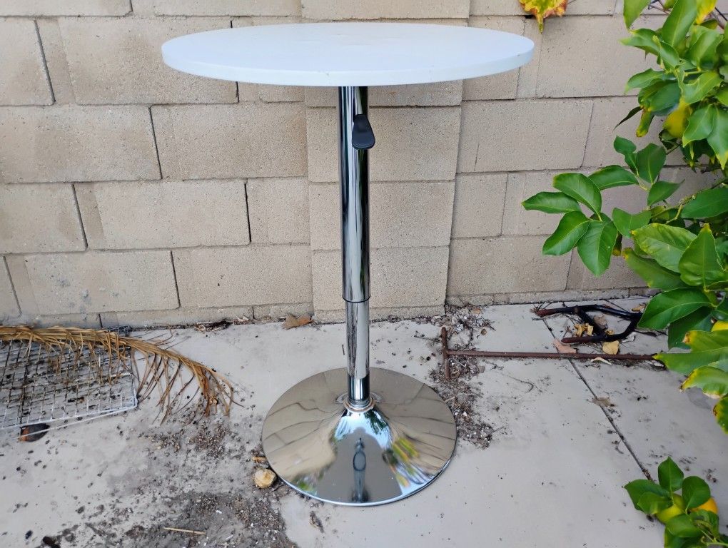 Hi-Boy Cocktail Table (Adjustable Height)