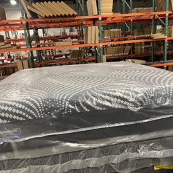 💯King Mattress Sealy Posturepedic Plus Hybrid High Point Firm 💯