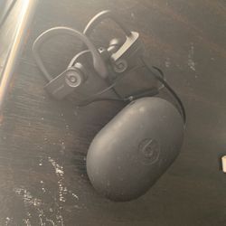 Wireless Beats Earbuds Barely Used 