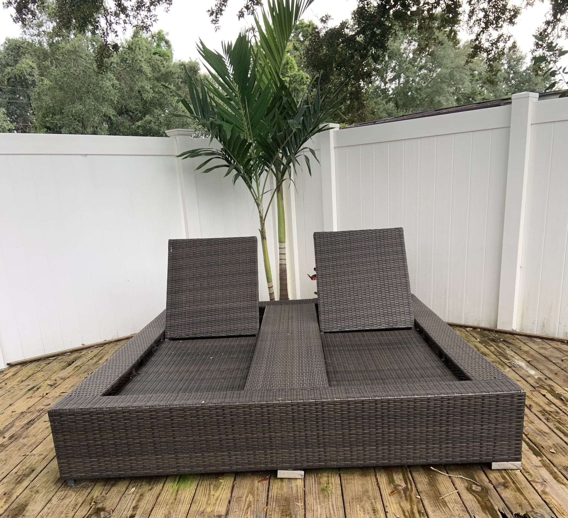 Double Chaise Lounger 