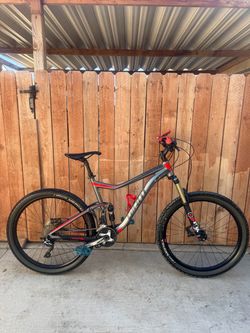 Giant Full Suspension Large Mountain Bike